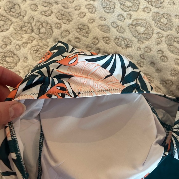 NWT Women’s Size XXL Tropical Print One Piece Swimsuit with ruffle sleeves - Picture 6 of 9